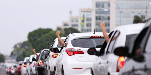 Artigo: “Paralisação de motorista de Uber é greve ou locaute?”